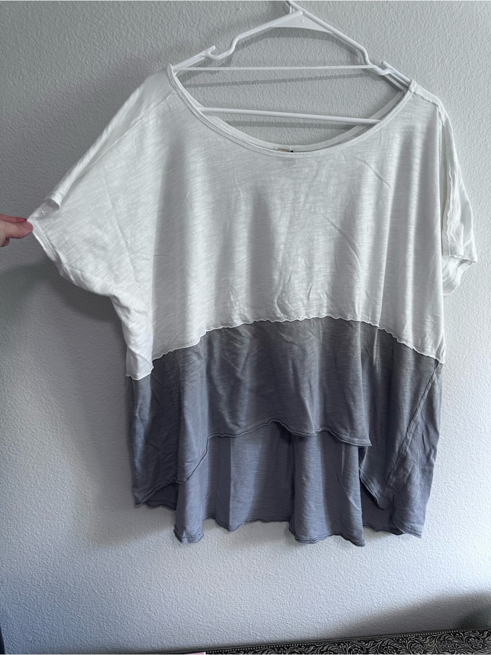 WE THE FREE- size medium, oversized, high/low scoop neck shirt - Picture 4 of 5